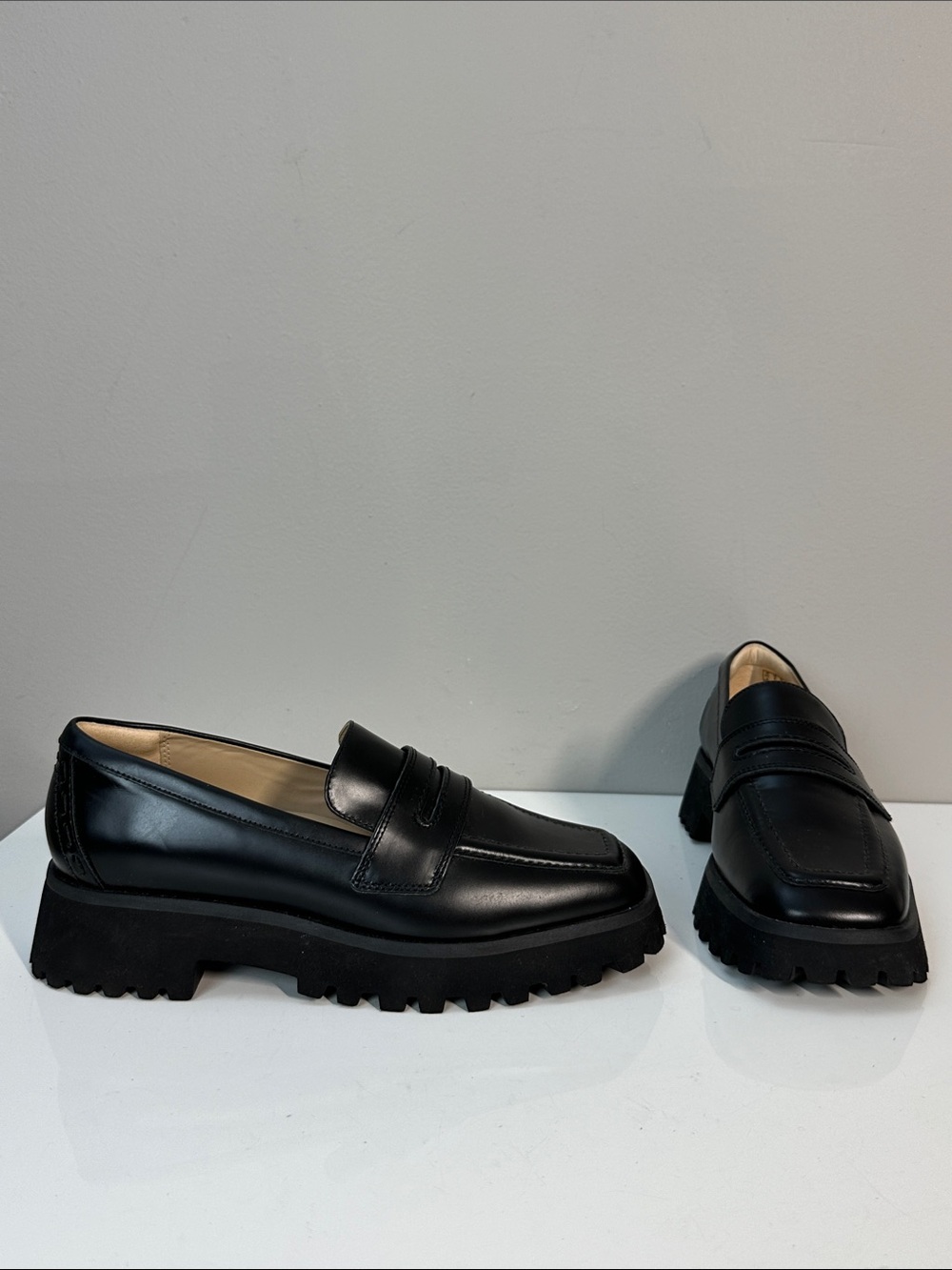 Clarks Stayso Edge Black Leather Platform Chunky Penny Loafers Size 8. NWOB